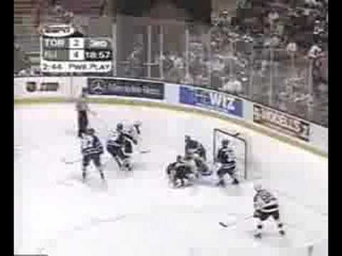 2000-01 Round 2/Game 2: Alexander Mogilny Goal(2)