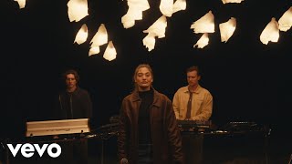 Forester, Petit Biscuit, Emilia Ali - Close Your Eyes (Live Performance)