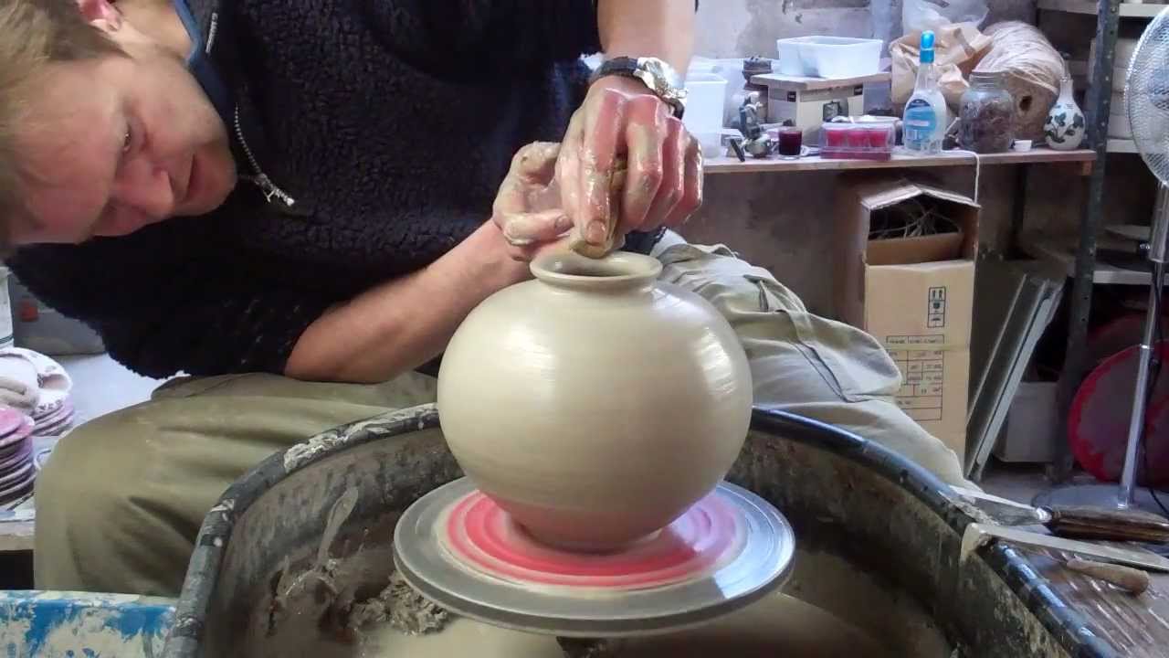 Throwing a spherical round Korean type pottery Vase on the wheel - YouTube
