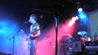2004 LIVE! 1) Diary & I Really Shouldn't Be Here - Echobase
