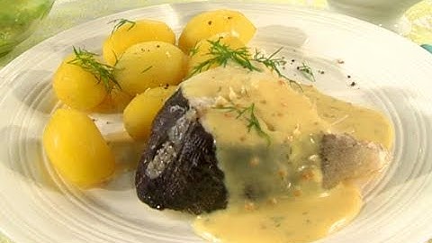 Rezept: Pochierter Fisch -- Lachs oder zarter Dorsch mit Senfsoße empfohlen!