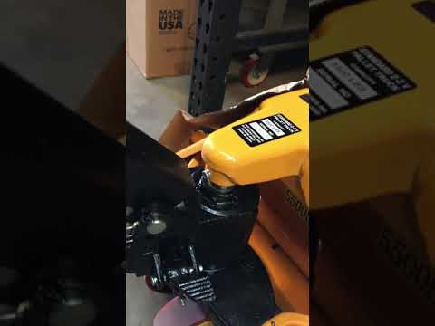 Non operational pallet jack - YouTube