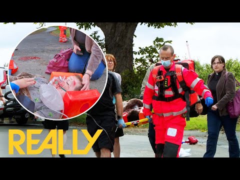Paramedics Rush To Save 12-Year-Old Cyclist Knocked Over By A Car | Helicopter ER