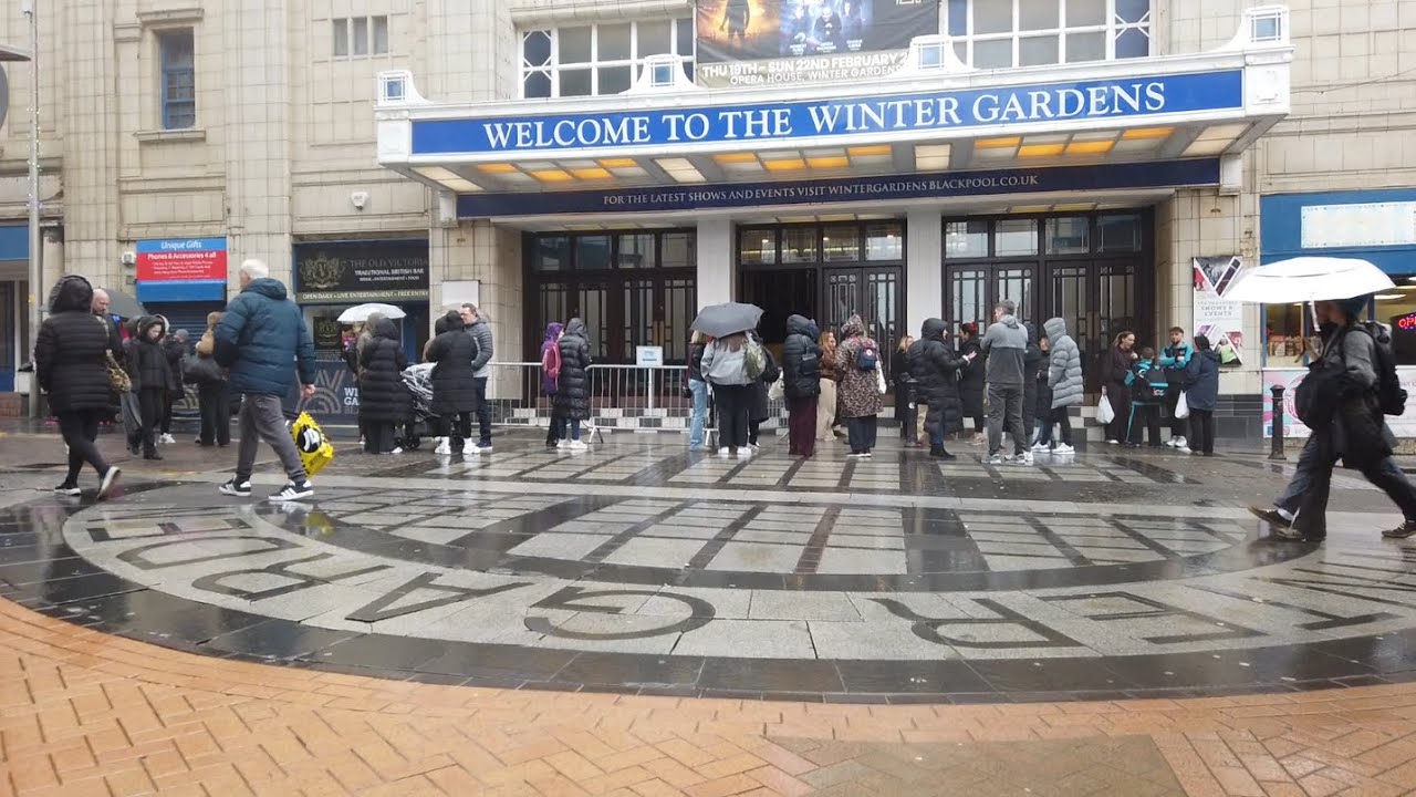 BLACKPOOL walking around blackpool 1st feb , its bit grey and wet today