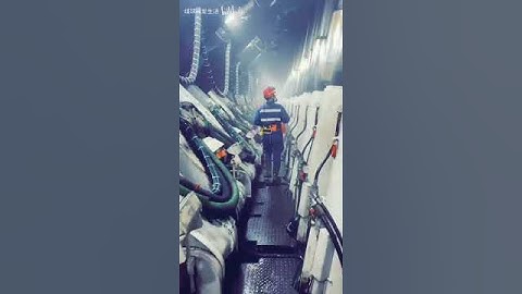 我是一名煤矿工人，这是我在煤矿井下工作的地方，智能化综采工作面