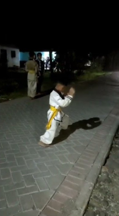 Story'wa siswa Ikspi keluarkan salto & jurus kera #shorts