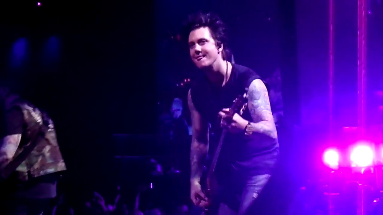 synyster gates live solo in amsterdam 2017 hd audio the stage