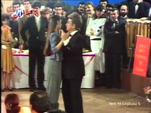 Zeki Müren - Gitme Sana Muhtacım (1984 Yılbaşı)