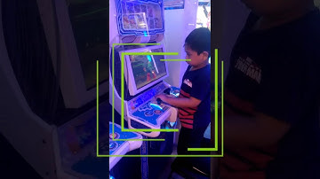 Nathan Lee playing Hero of Robots