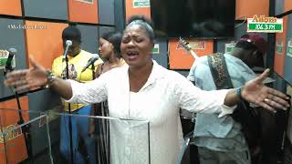 W'agye me 🥰 🥰 🥰 Obaapa Christy on Adom Live Worship (04-11-21)