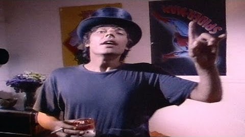 Jean Leloup - L'amour est sans pitié (Officiel)