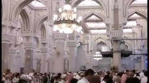 فيديو نادر جدا من داخل الحرم  قراءة الشيخ علي جابر رحمه الله عام ١٤٠٢ لسورة هود من ١٨ إلى ٢٤  صافية