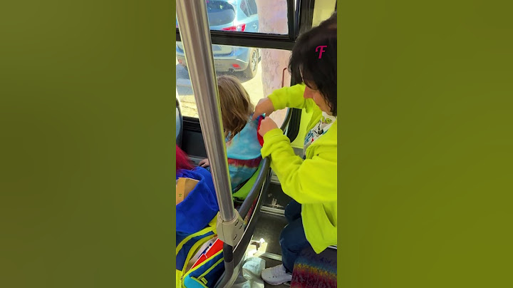 Rude Kids Littered Out Of The Bus Window, But This Woman Gave Them A Lesson! #shorts