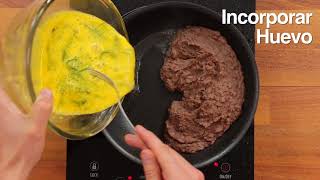 Huevos tirados con salsa mexicano y hoja santa