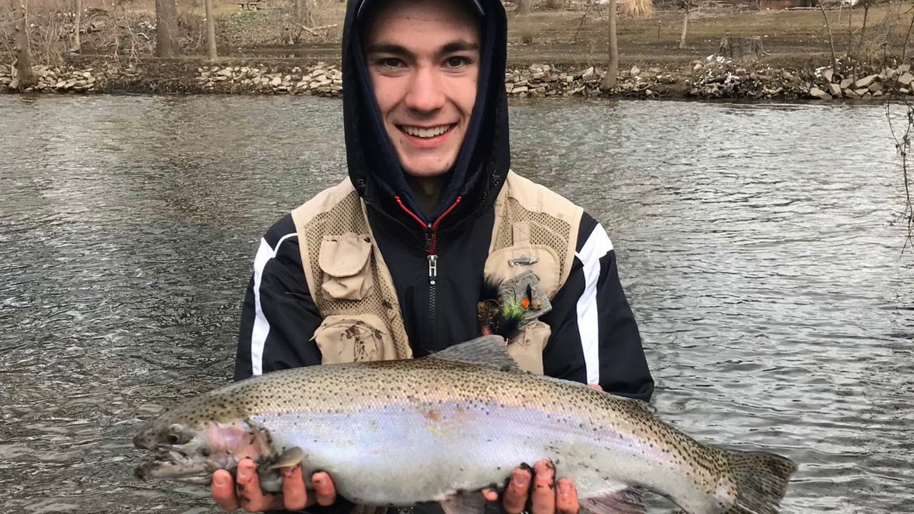 Michigan Winter Steelhead Fishing - YouTube