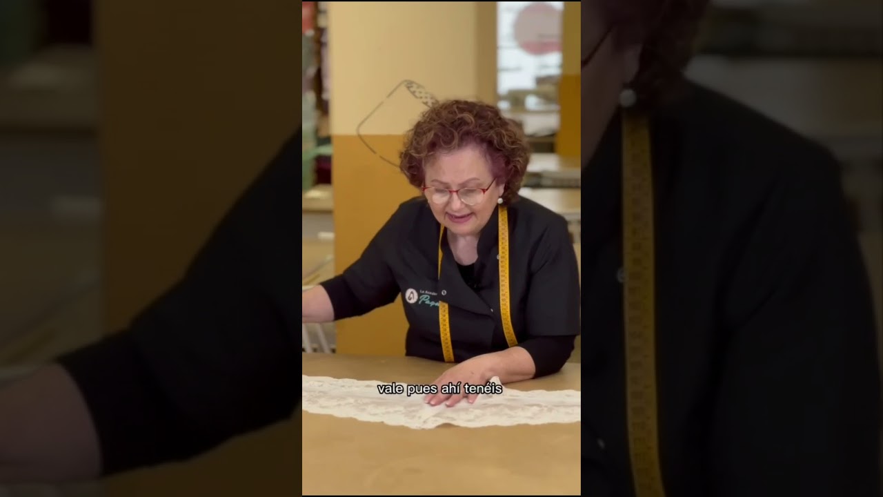 Cómo hacer tu propia Manteleta o Peinador | La Academia de Paqui