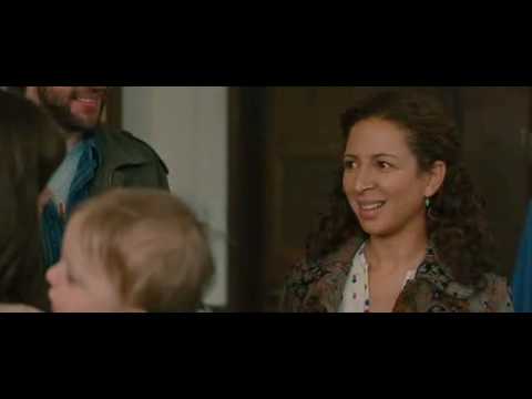 Away we go (2009) Maggie Gyllenhaal (LN) nursing