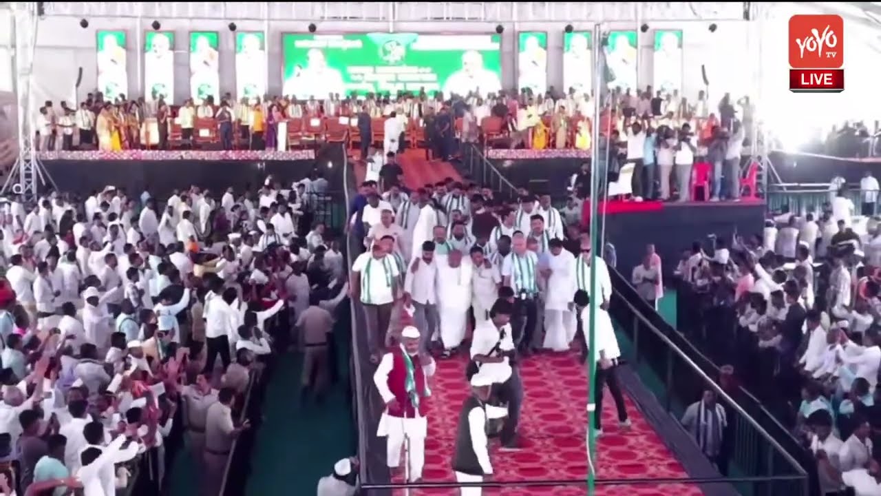 HD Kumaraswamy's Entry at JDS BelliHabba 2026 in Vijayapura | Janata Samavesha | YOYO TV Kannada