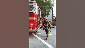 RESCUE 3 Responds to Fire #fdny #fire #nyc #shorts #viralshort #trending #firetime #fdnyresponding