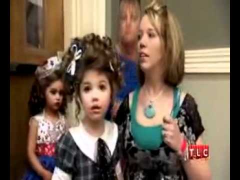 Toddlers and Tiaras:  3 Year Old Dressed As Prostitute