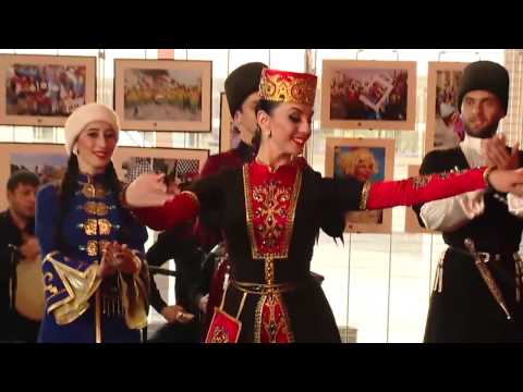 视频: 从埃森图基（Essentuki）-到卡拉恰伊-切尔克斯（Karachay-Cherkessia）的心！ -埃森图基（Essentuki）的不寻常游览