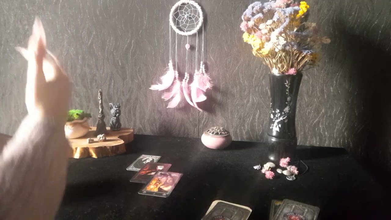 4 Королевы: Мужчина на Пороге!