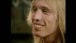 Tom Petty - 6-min backstage interview (1977)