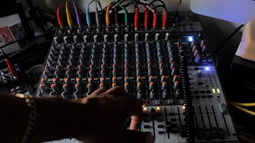 HOW I USE AN AUDIO MIXER WITH THE MPC 2500 TO MIX MY BEAT