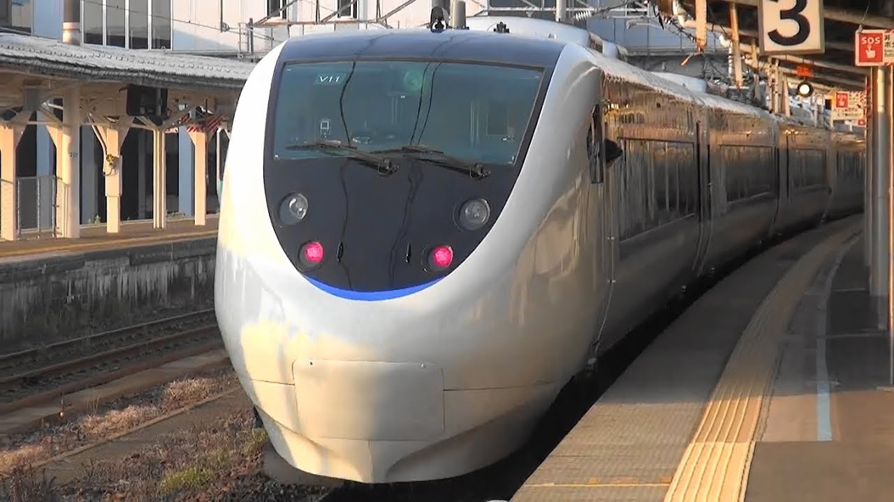 後ろ3両が681系V11編成リニューアル車 特急サンダーバード31号金沢行き