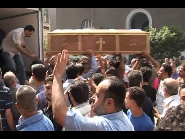 الجيش المصري يدافع عن سلوكه