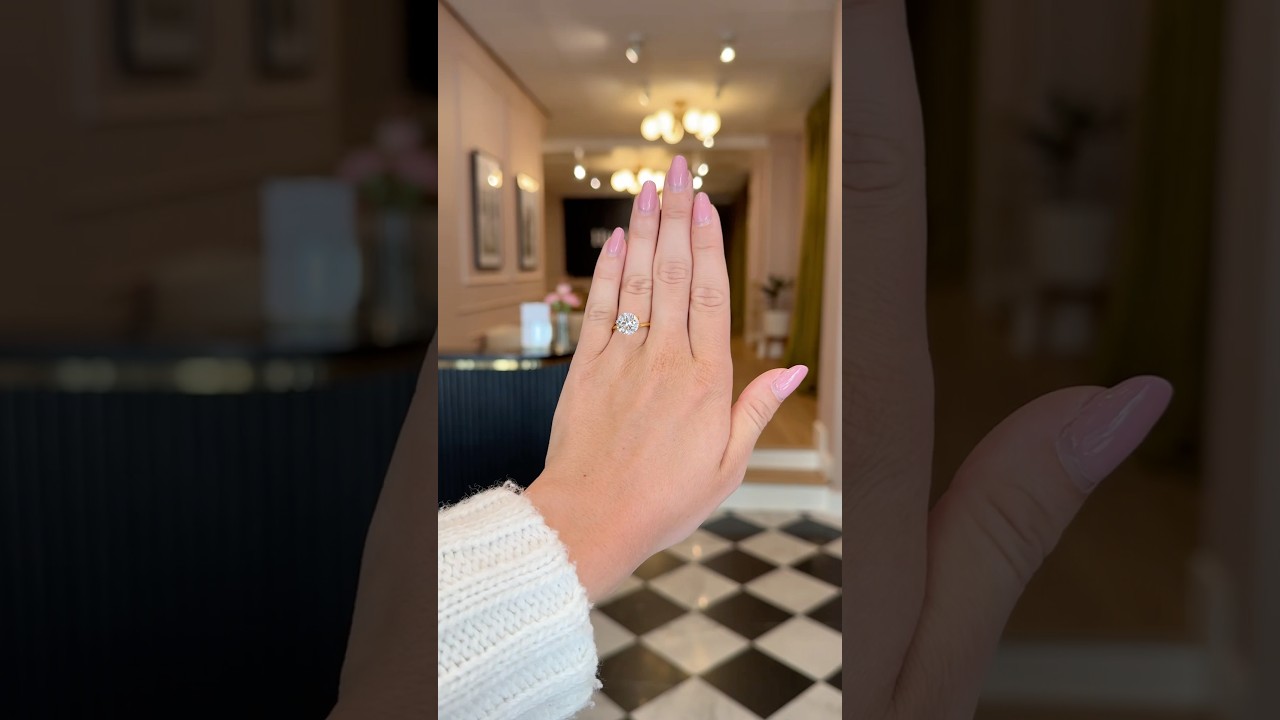 What ten different 3.0CT diamond shapes look like on my finger 💎 | 