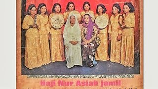 Koleksi Gambus Hj . Nur Asiah Jamil