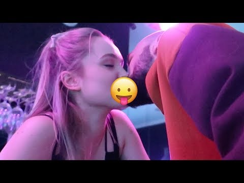 MÁM NOVÝ BYT, NOVÉ AUTO A...zásnuby? - MÁM NOVÝ BYT, NOVÉ AUTO A...zásnuby?