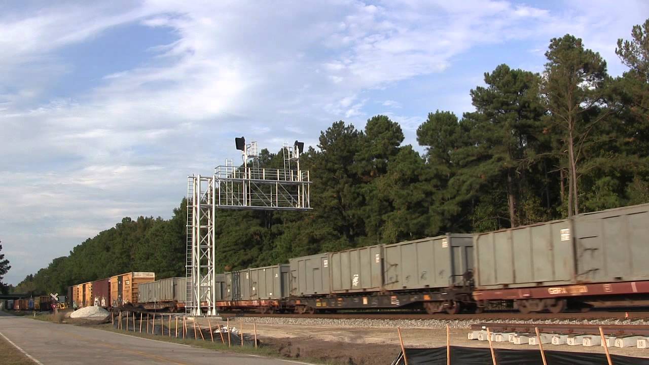 CSXT Q401 with a GEVO and an SD40-2