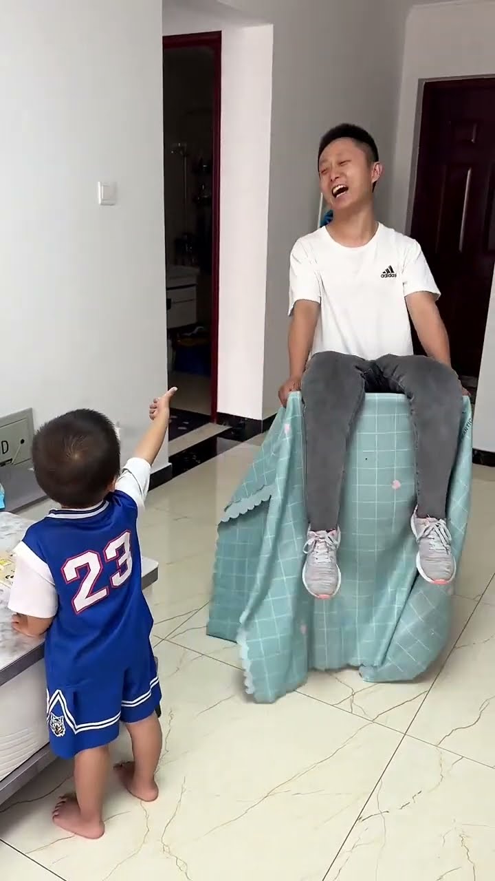 给儿子表演个才艺，逗逗他！#Cute baby#Cute#呆萌小米宝#聪明宝宝#萌娃