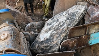 Big Machine Breaking Rocks Like Nothing!Heavy Duty Crusher Machine at Full Power!👀