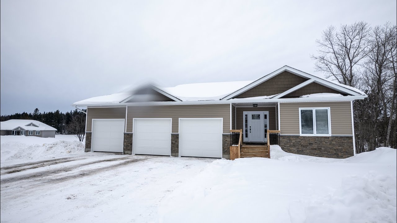 4 Mapleview Court, Beachburg Triple Bay Garage! YouTube