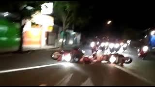 🔴 Story Viral - 2 Cewek Naik Scoopy Saling Senggol & Jatuh