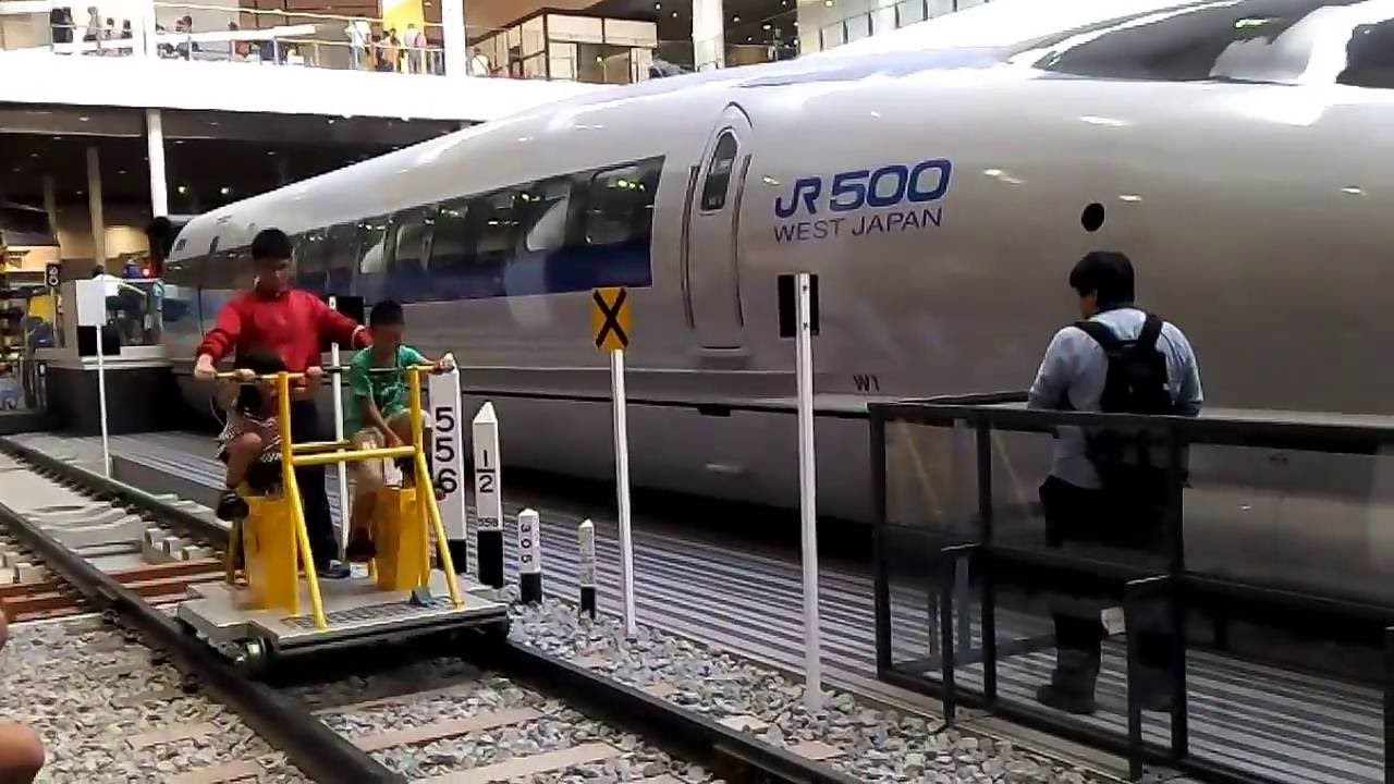 500系の横で軌道自転車を体験運転 京都鉄道博物館 Youtube