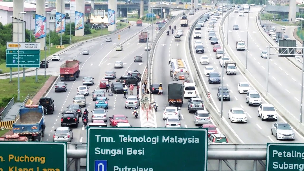 camera iphone 8 plus apk Lebuhraya LDP - Kemalangan langgar belakang