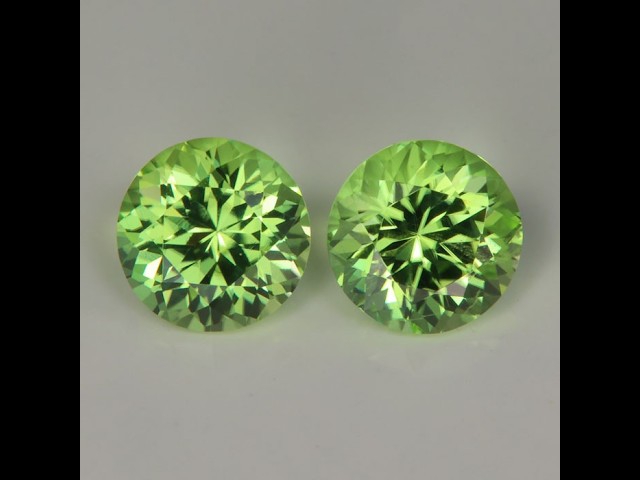 Paire de pierres de péridot transparentes à facettes en vrac