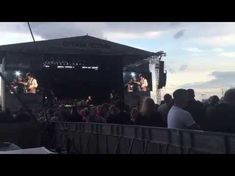 The Last Shadow Puppets ( Opener Festival 2016 ) - Tame Impala song