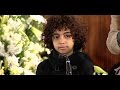 الطفل مامادو يلقي كلمة مؤثرة في جنازة الراحل عصام بريدي