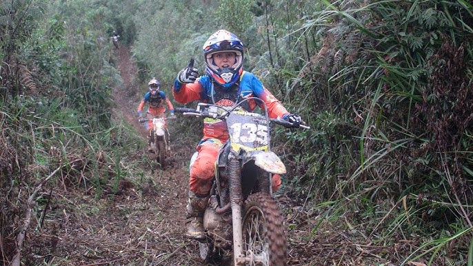 TRILHA DE MOTO NO MORRO DO TAMBORETE 🎥 KTM E CRF DANDO TRABALHO