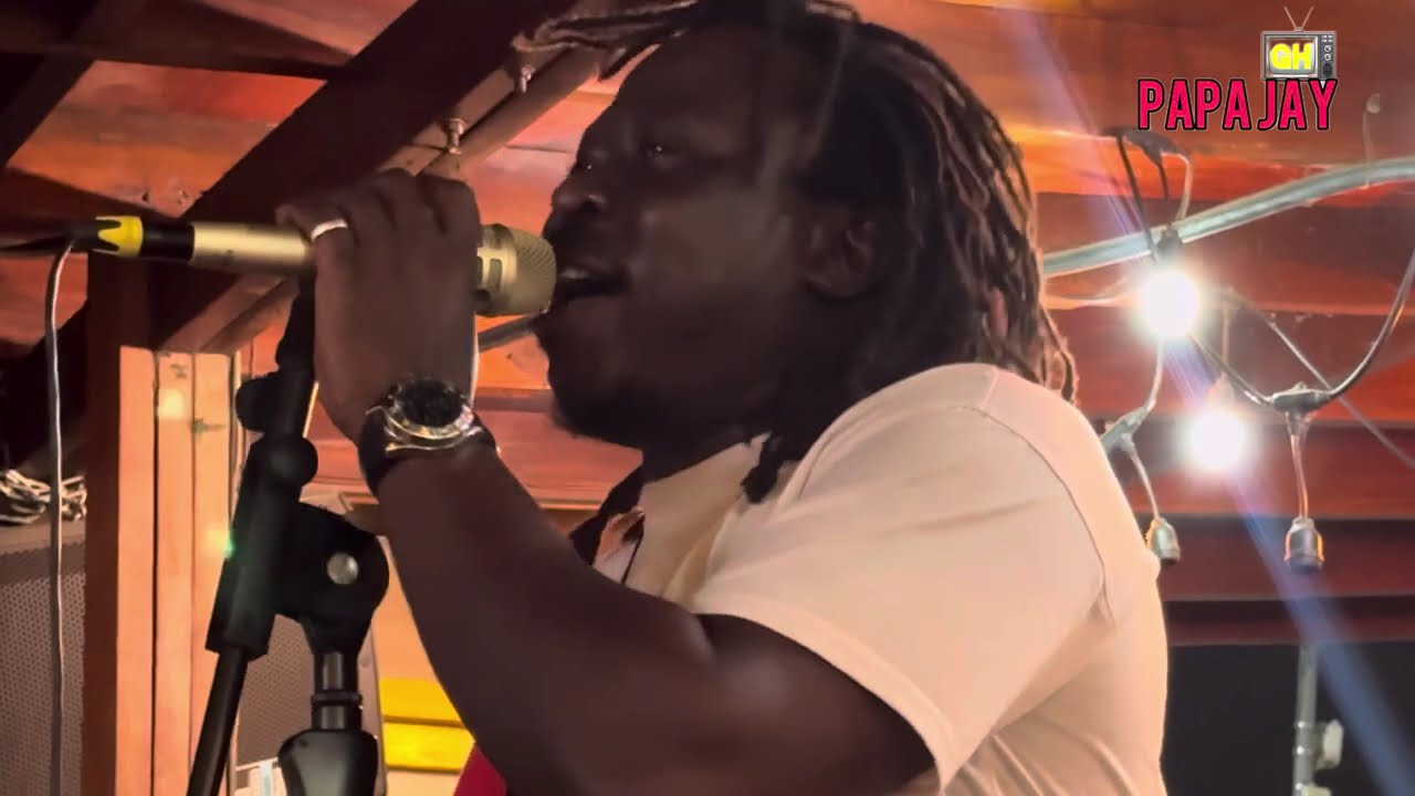 African Child Performs Live Raggae Hit song @SG mall Kumasi