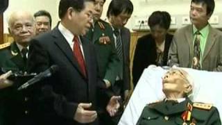 Video  Tới thăm Đại tướng Võ Nguyên Giáp   Tin tức trong ngày   Tin video