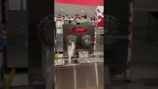 Is this the best mood changer? #youtubeshorts #foodie #florida #icecream #dessert #andys