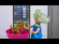 Rodzinka Barbie- Przedszkolaki w schronisku. Bajka dla dzieci po polsku the Sims 4 odc.42