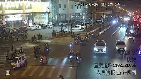 #我为群众办实事 #交警铁骑 10分钟减到3分钟，时间在缩短、生命在延   抖音 - 天天要闻