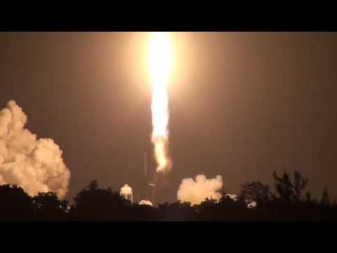 Epic THUNDER of Night Falcon Heavy Sets off Car Alarms (STP-2 launch at Press Site)